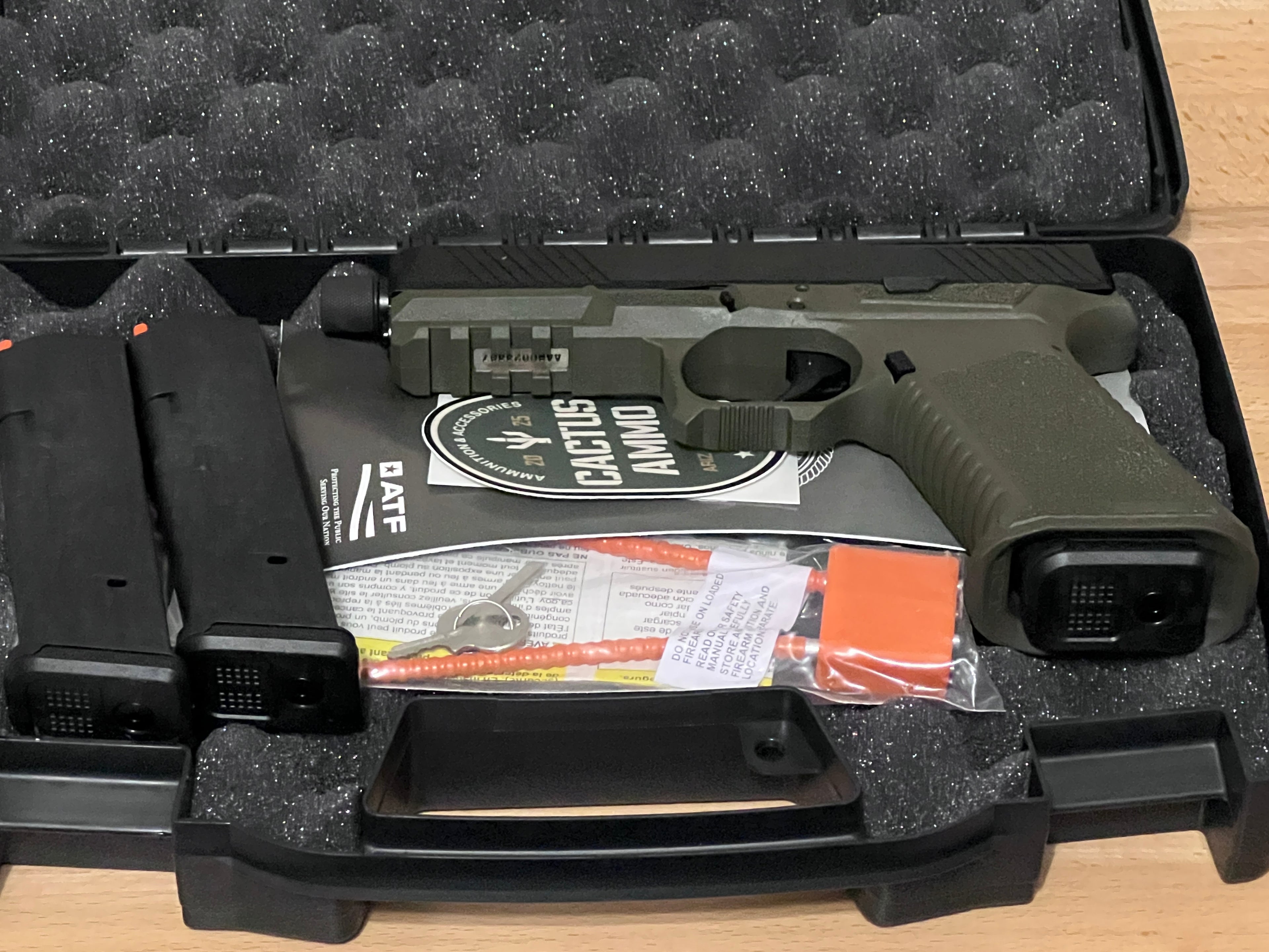 SCT 17 Complete Pistol - Threaded Barrell - Optics Ready